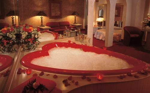 BIRTH OF THE HEART SHAPED TUB